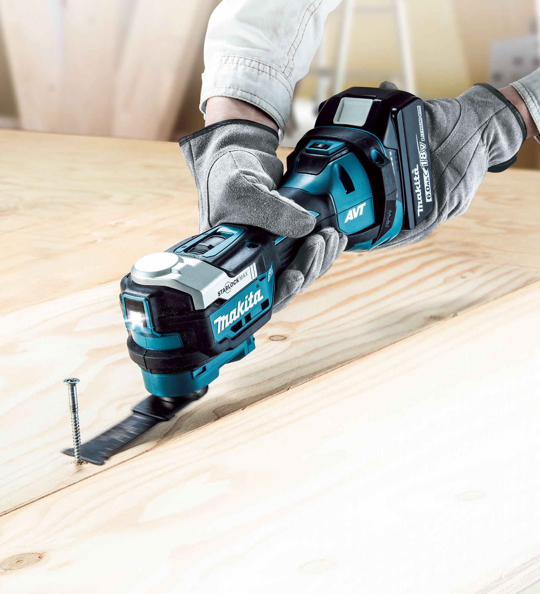 DTM52 Multitool, pin won't release : r/Makita